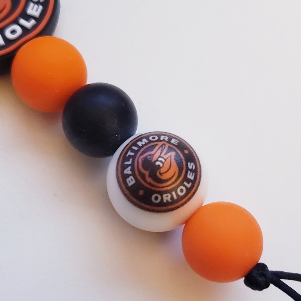 Handmade Glow in Dark Baltimore Orioles Beaded Silicone Focal Bead Keychain - Picture 9 of 10